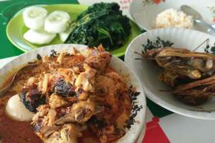 Ayam Pedas Mbok Wo wajib di nikmati saat anda datangke Banyuwangi