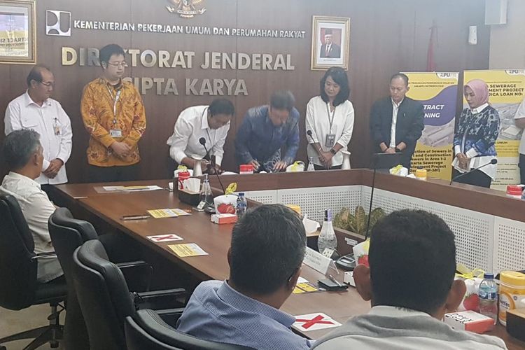 PT Wijaya Karya (Persero) Tbk (WIKA) yang tergabung bersama Kumagai Gumi Co., LTD. - Jaya Konstruksi Manggala Pratama Tbk, Joint Venture (JV)  ditunjuk sebagai kontraktor pembangunan Jakarta Sewerage Development Project (JSDP) pada paket 2 dan 3. Penunjukan ini tertuang dalam kontrak yang ditandatangani bersama di Jakarta (13/7). 