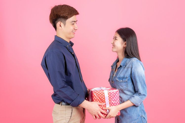 50 Ucapan Ulang Tahun untuk Istri yang Romantis, Menyentuh, dan Penuh Cinta