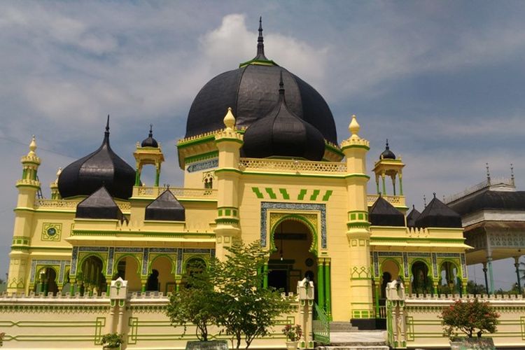 Masjid Azizi di Kabupaten Langkat, Sumatera Utara (Sumut). Foto diambil Senin (29/5/2017).