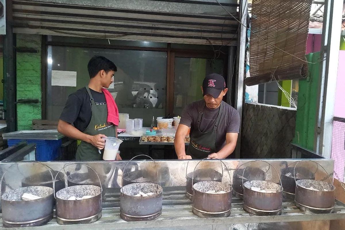 Tungku Roti Menikmati Kue Lumpur Bakar Khas Semarang, Jajanan Unik karena Pembuatannya