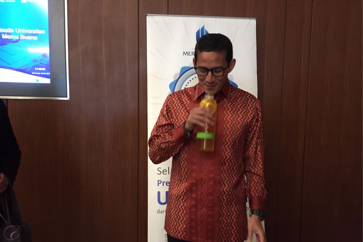 Wakil Gubernur terpilih DKI Jakarta Sandiaga Uno saat menghadiri wisuda Universitas Mercubuana di Indonesia Convention Exhibition (ICE), Kota Tangerang Selatan, Rabu (26/7/2017) siang.