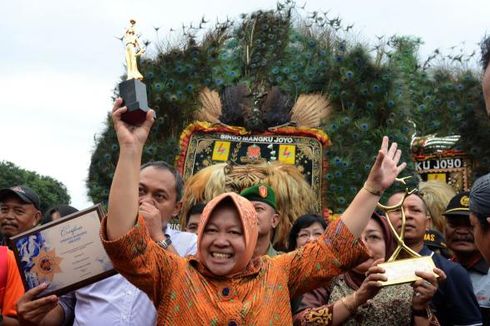 Wali Kota Surabaya Cukur Gundul Warganya