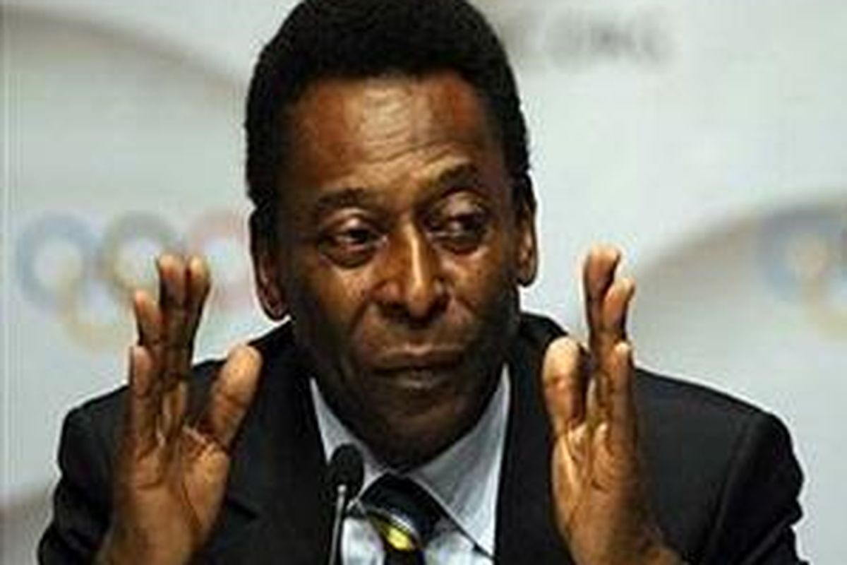 Scathing attack ... Pele has blasted Diego Maradona. 