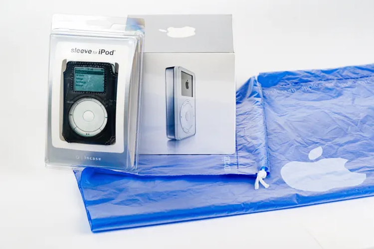iPod generasi pertama dengan kondisi segel pabrik terjual seharga Rp 441 juta