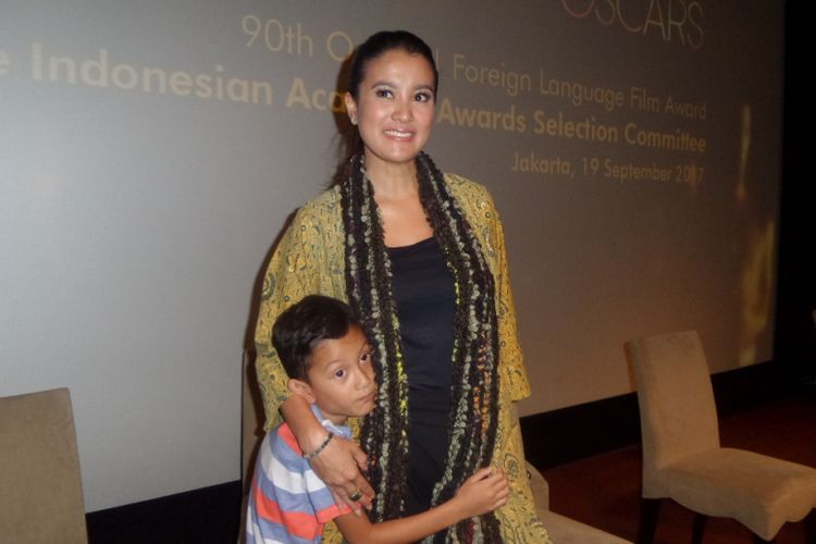 Marcella Zalianty usai pengumuman film Turah sebagai wakil Indonesia ke ajang Oscar 2018 di XXI Plaza Indonesia, Jakarta Pusat, Selasa (19/9/2017).