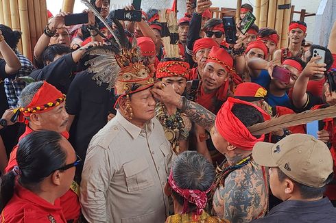 Prabowo Silaturahmi dengan Pasukan Merah Dayak di Pontianak