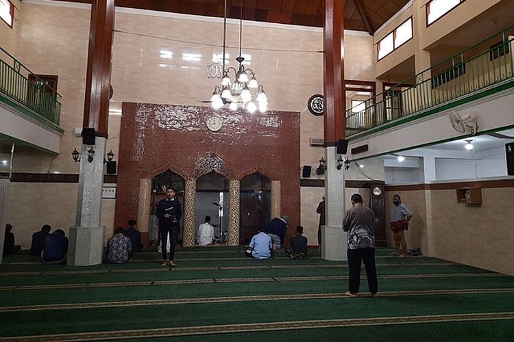 Area dalam Masjid Agung Jami Malang