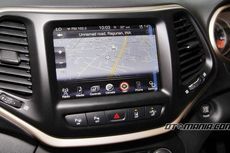 Ini Bedanya Single DIN dan Double DIN pada Head Unit Mobil