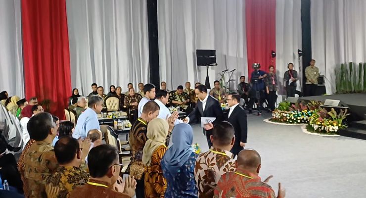 Anies Hampiri Prabowo untuk Bersalaman Usai Paparkan Komitmen Antikorupsi di KPK