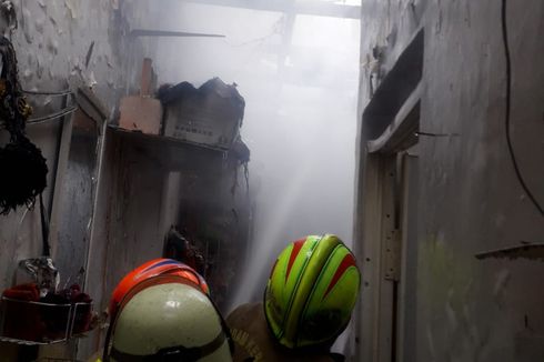 Sedang Memasak tapi Ditinggal, Bagian Belakang Rumah di Jatinegara Hangus Terbakar