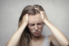 Mengapa Sakit Kepala Terus-menerus? Kenali 5 Penyebabnya