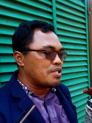 Anggota Tim Kurator proses PKPU PT Bokor Mas Sururi menjawab pertanyaan pers, Senin (4/9/2023). PT Bokor Mas dinyatakan pailit melalui proses PKPU di Pengadilan Niaga Surabaya awal pekan lalu, Senin (28/8/2023)