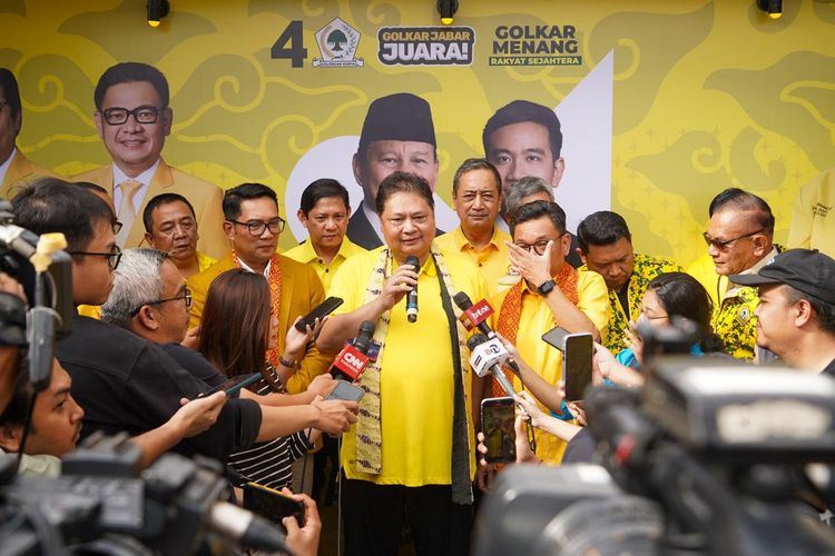 Ketua Umum Partai Golkar Airlangga Hartarto dalam Konsolidasi Pemenangan Pemilu di Kabupaten Garut, Jawa Barat, Sabtu  (20/1/2024).