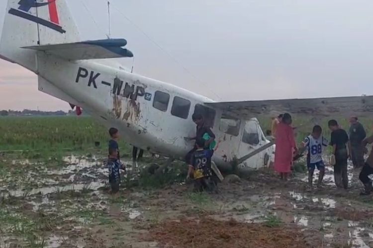 Mendarat Darurat di Karawang, Pesawat GA8 Airvan Terbang 5.500 Kaki lalu "Loss Engine"