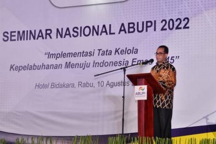 Menteri Perhubungan Budi Karya Sumadi imbau maskapai bijak soal tarif tiket pesawat. 