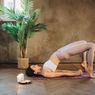 4 Gerakan Yoga untuk Pemula yang Memperkuat Otot Dasar Panggul