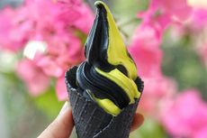 Icip-icip Es Krim Hitam Rasa Durian Black Cones, Begini Rasanya..