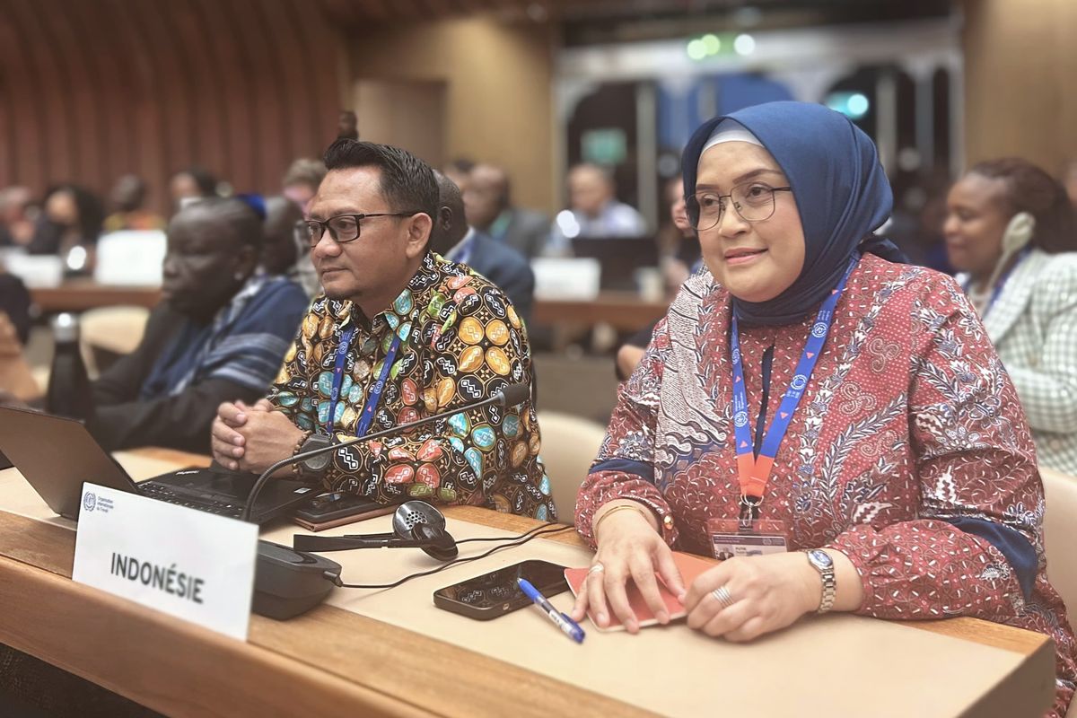 Dirjen Pembinaan Pengawasan Ketenagakerjaan dan Keselamatan dan Kesehatan Kerja (Binwasnaker & K3) Fahrurozi dan Dirjen Pembinaan Hubungan Industrial dan Jaminan Sosial Tenaga Kerja (PHI & Jamsos) Kemenaker Indah Anggoro Putri dalam Konferensi Perburuhan Internasional (International Labour Conference/ILC) Ke-113 yang berlangsung di Jenewa, Swiss.