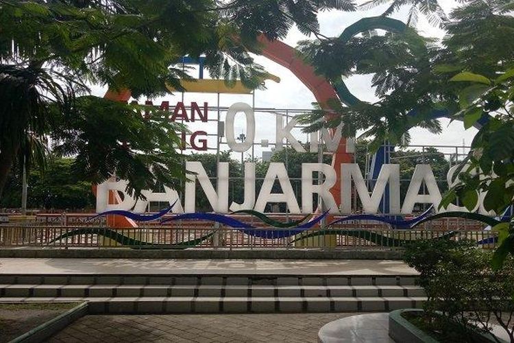 Taman Siring Nol Kilometer di Banjarmasin, salah satu destinasi wisata malam Banjarmasin