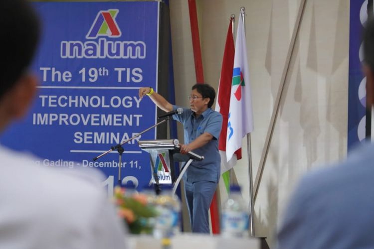 Budi Gunadi Sadikin, Direktur Utama Inalum menyampaikan arahan pada pembukaan TIS (Technology Improvement Seminar) ke-19 di Tanjung Gading, Selasa (11/12/18)