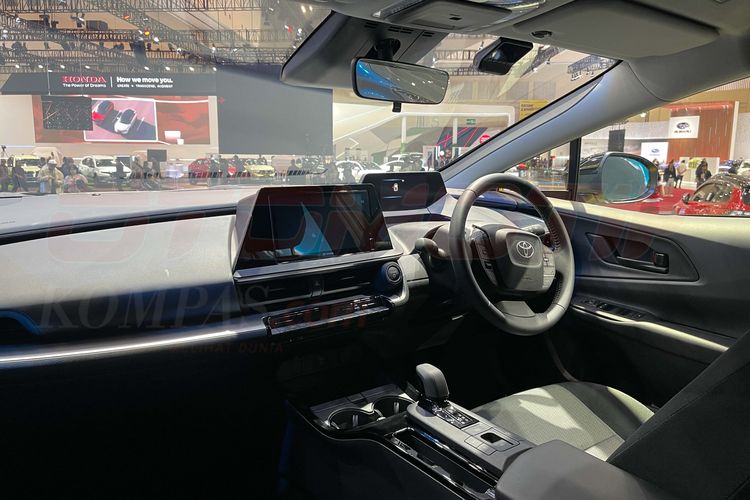 Interior Toyota All New Prius HEV (Hybrid Electric Vehicle)