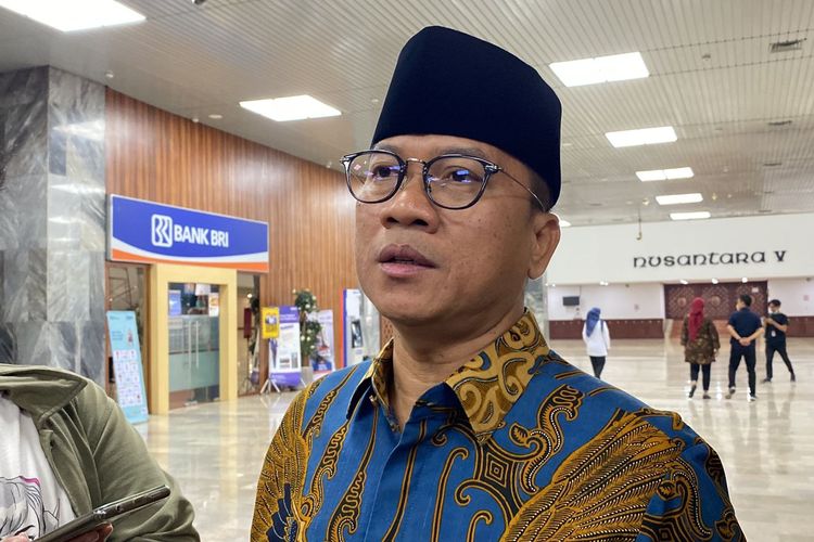 Wakil Ketua MPR Yandri Susanto di Kompleks Parlemen Senayan, Jakarta, Senin (25/7/2022).