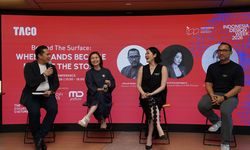 Cara Menghadirkan Nuansa Sinematik di Ruang Tamu ala Set Film