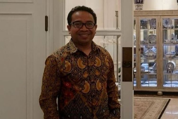 Plt Kabiro Humas Kemenkominfo, Ferdinandus Setu