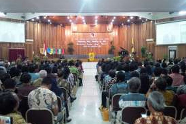 Universitas Kristen Satya Wacana (UKSW) Salatiga, menggelar   upacara dalam rangka memperingati Dies Natalis ke-60 di Balairung   UKSW, Rabu (30/11/2016) siang. 