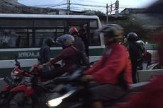 Viral Video Pengendara Motor Ditilang Masuk Busway