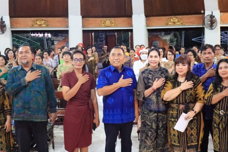 Bupati Jembrana rayakan Natal di Gereja Kristen Protestan Bali (GKPB) Pniel Blimbingsari, Melaya, Selasa (6/12/2023).