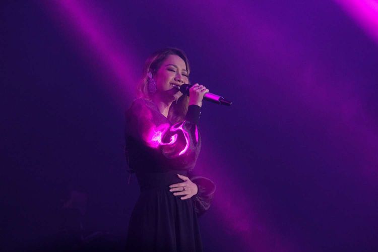 Bunga Citra Lestari saat tampil di acara Romantic Valentine concert with Ronan keating di Hotel Pullman Central Park, Jakarta Barat Sabtu(29/2/2020).  Bunga Citra Lestari membawakan lagu Cinta Sejati.