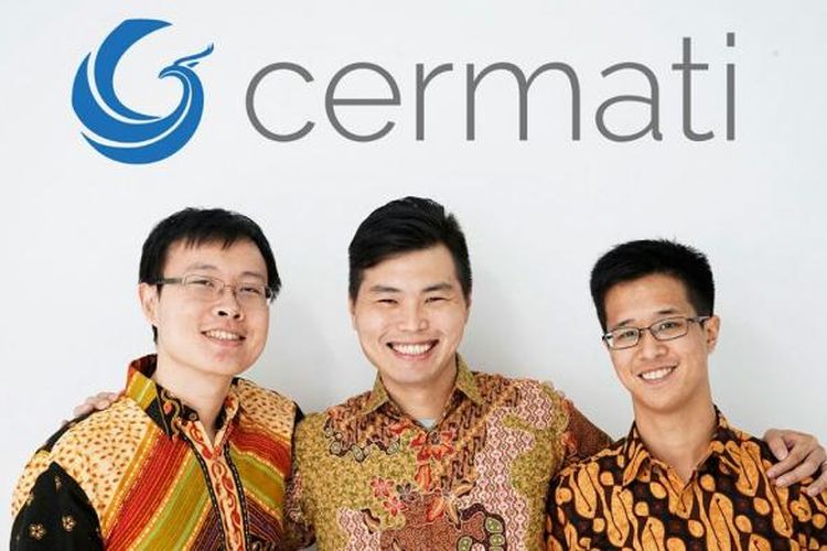 Tiga Co-Founder Cermati.com yaitu Oby Sumampouw (kiri), Andhy Koesnandar (tengah), Carlo Gandasubrata (kanan) memperoleh pendanaan Seri A Lanjutan dari Orange Growth Capital. 
