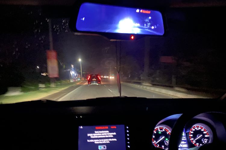 Ilustrasi berkendara di malam hari