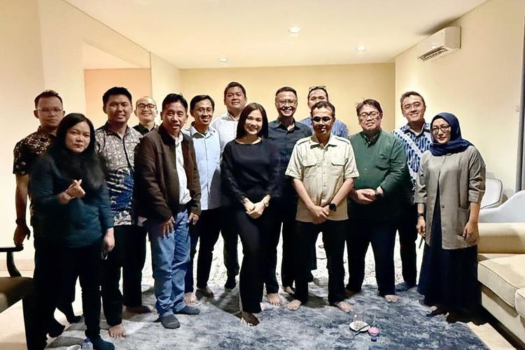 Kagama AI saat buka puasa bersama di rumah dinas Wakil Menteri Komunikasi dan Digital (Komdigi), Jumat (13/3/2026).