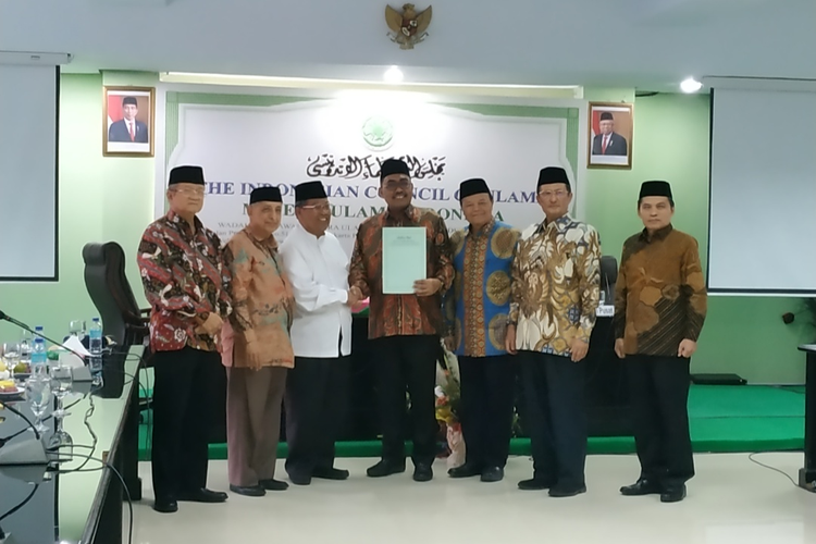 Pimpinan Majelis Permusyawaratan Rakyat (MPR) berkunjung ke Kantor Majelis Ulama Indonesia (MUI) Jalan. Proklamasi Nomor 51, Menteng, Jakarta Pusat, Selasa (3/12/2019).