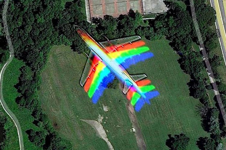 Sebuah pesawat terbang yang tertangkap kamera Google Earth di Chicago, Amerika Serikat, pada 2010.