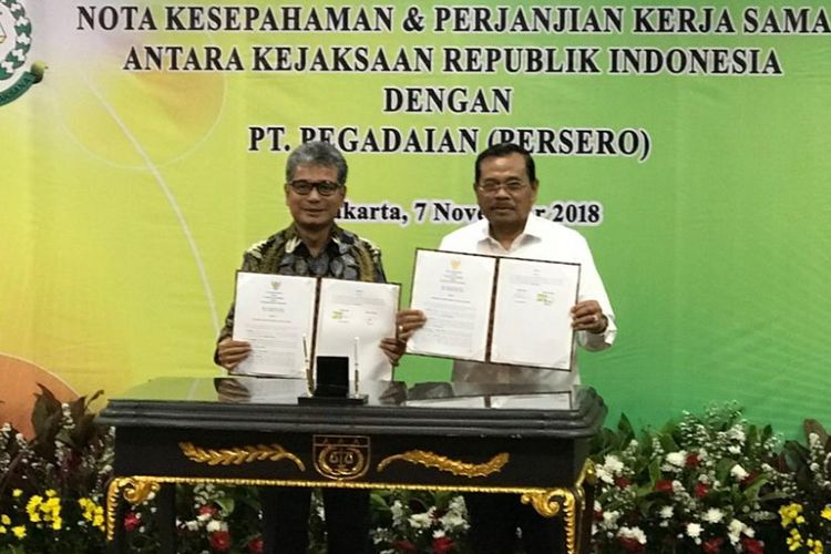 Penandatanganan nota kesepahaman (MoU) antara Kejaksaan Agung dan PT Pegadaian (Persero), di Kantor Kejaksaan Agung RI, Jakarta Selatan, hari ini (6/11/2018). 