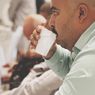 8 Adab Minum Air Zamzam yang Dianjurkan Ulama, dari Menghadap Kiblat hingga Membaca Hamdalah