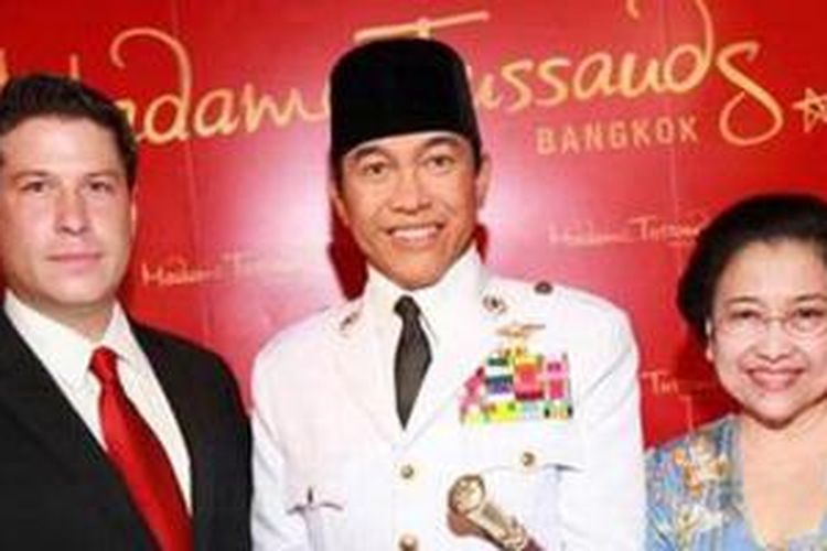 Patung lilin Soekarno saat diresmikan di Museum Madame Tussauds Bangkok, Thailand, Senin (24/9/2012).