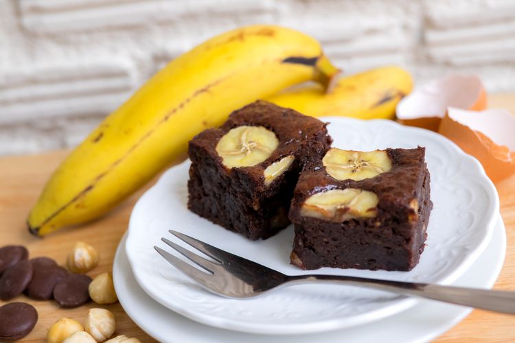 Ilustrasi brownies cokelat pisang.