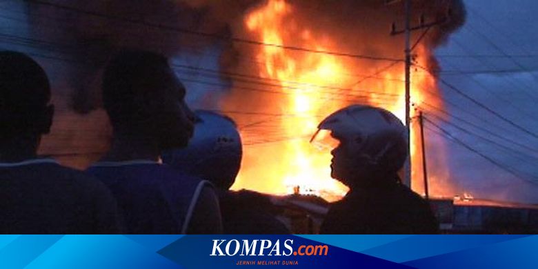 Diduga Tersulut Rokok Supermarket Di Bali Terbakar