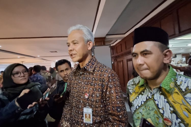Ganjar Pranowo usai Pelantikan ASN Pemprov Jateng di Gedung Gradhika Bakti Praja kompleks kantor Gubernur Jawa Tengah di Semarang, Rabu (14/6/2023).