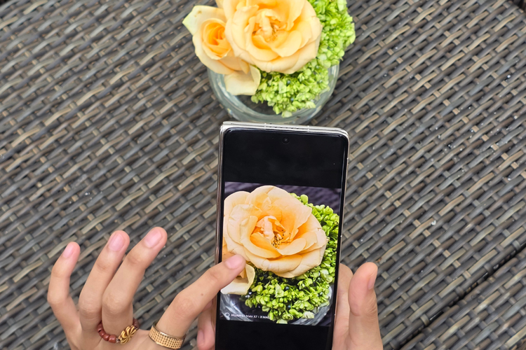 kamera Huawei Mate X7 dibekali teknologi True-to-Color Camera yang memungkinkan foto dan video yang diambil oleh ponsel diklaim tetap natural seperti aslinya.