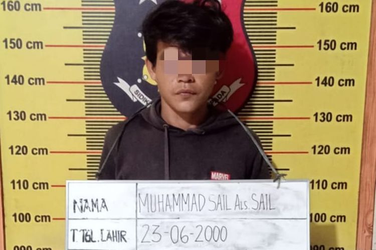 Seorang pria bernama Muhammad Sail (24) ditangkap polisi karena mencuri perabotan rumah tangga dari toko tetangganya di Jalan TM Belawan, Kecamatan Medan Belawan, Kota Medan pada Selasa (11/6/2024).