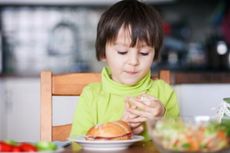 Mengapa Anak Suka Pilih-pilih Makanan?