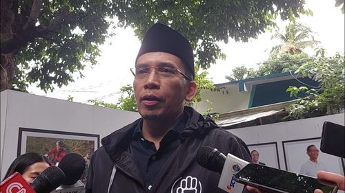 Ganjar Ajak Makan Pria yang Bentangkan Spanduk Prabowo-Gibran, TPN: Karakternya Tidak Anti Perbedaan