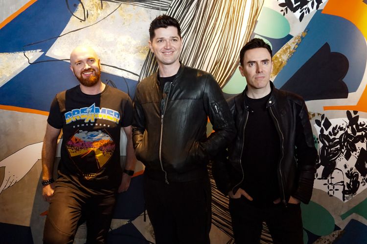 Mark Sheehan (keyboard dan gitar), Danny ODonoghue (vokal) dan Glen Power (drum) yang tergabung dalam grup band The Script Dalam wawancara di Double Three Hotel, Cikini, Jakarta Pusat, Senin (9/4/2018).