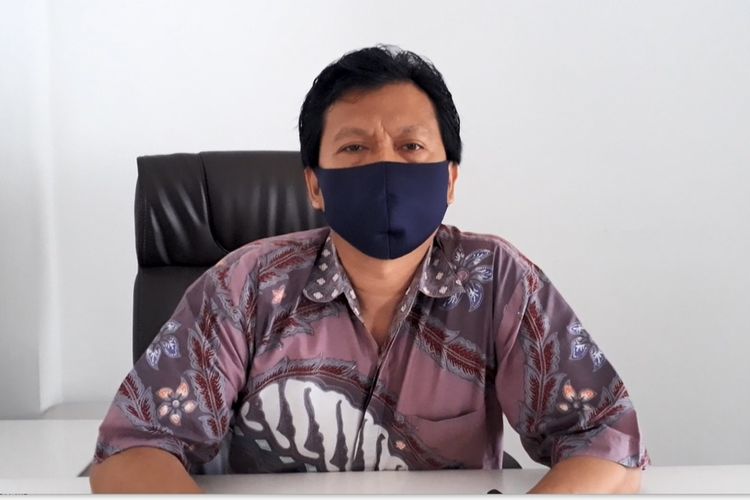 uru Bicara (Jubir) Gugus Tugas Penanganan Covid-19 Kota Palopo, dr Ishak Iskandar menyebutkan salah seorang tenaga medis Kota Palopo kini terpapar Covid-19. Petugas medis tersebut kondisinya sedang hamil 2 bulan. Minggu (10/05/2020)